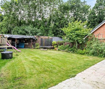 Stylish modern five bedroom family home on Chester cul-de-sac - Photo 5