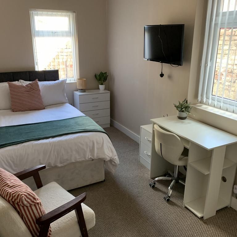 1 bedroom in a house share to rent - Photo 1