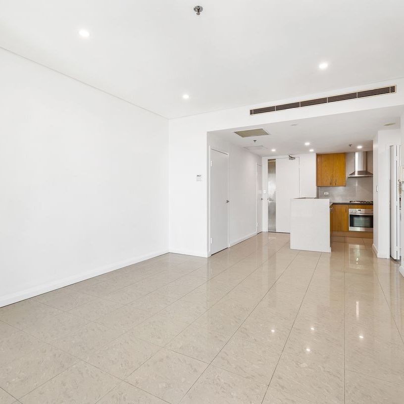 Modern One Bedroom with Parking - Photo 1