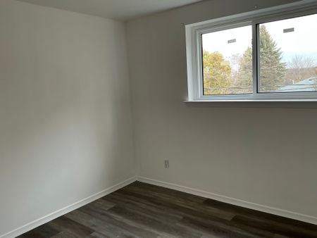 For Lease - 361 Linden Street, Oshawa, Ontario - Photo 2
