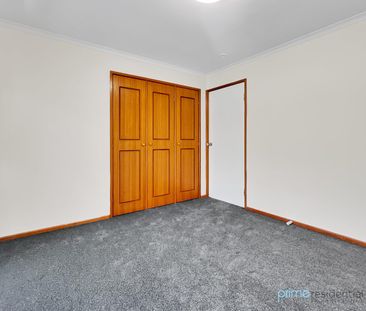 Comfortable Family Living with Spacious Yard - Photo 5