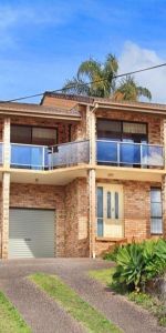 Spacious Coastal Living - Walk to Kendalls Beach - Photo 4