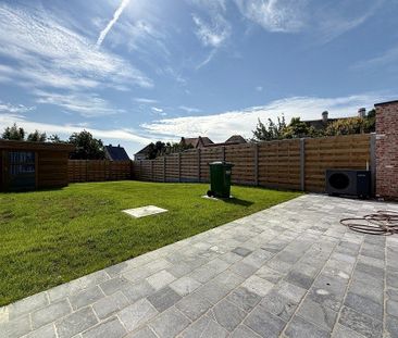 Prachtige nieuwbouwwoning met garage in het centrum van Westrozebeke - Photo 1