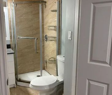 52 Moffatt Avenue #BASEMENT - Photo 3