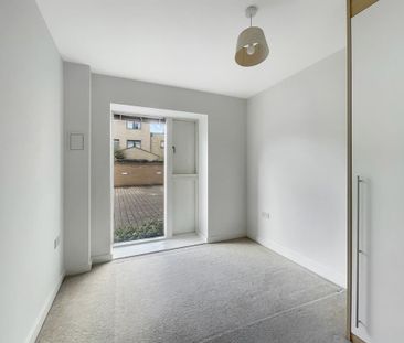 2 bedroom ground floor flat to rent - Photo 4