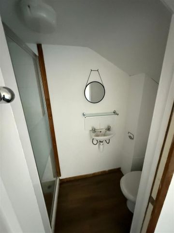 1 BED Flat - Photo 3