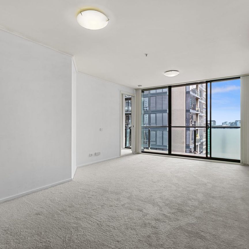 Lifestyle and Convenience In Heart of Southbank - Photo 1