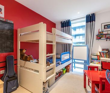3 bedroom flat to rent - Photo 4