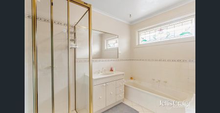 FAMILY LIVING IN HERALD COURT - Photo 4