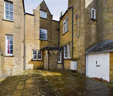 4 bedroom terraced house to rent - Photo 5
