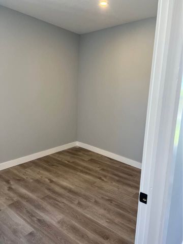 For Lease - 20497 LESLIE Street Unit# 2ND FLOOR, East Gwillimbury, Ontario - Photo 5