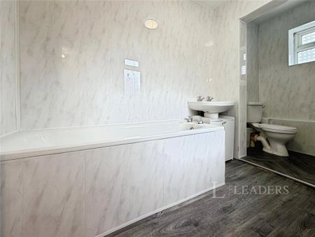 3 bedroom terraced house to rent - Photo 3