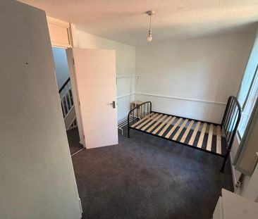 4 bedroom townhouse to rent - Photo 5