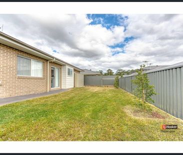 SLEEK & SPACIOUS - Photo 5