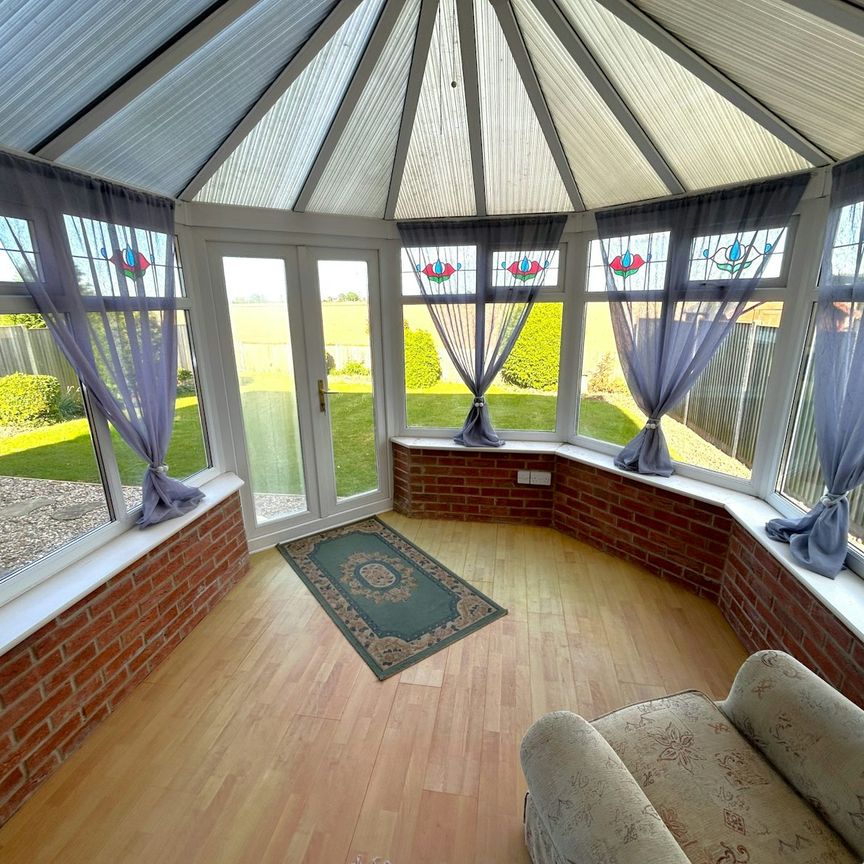 Detached house to rent on - Photo 1