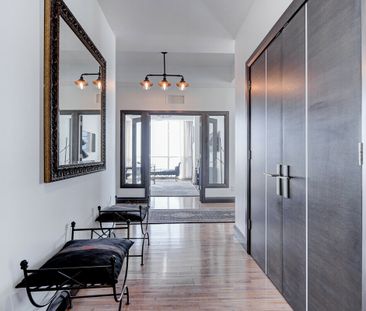 5808 - 180 University Avenue, ON, Toronto - Photo 1