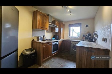2 bedroom flat to rent - Photo 5