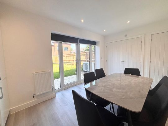 3 bedroom terraced house to rent - Photo 1