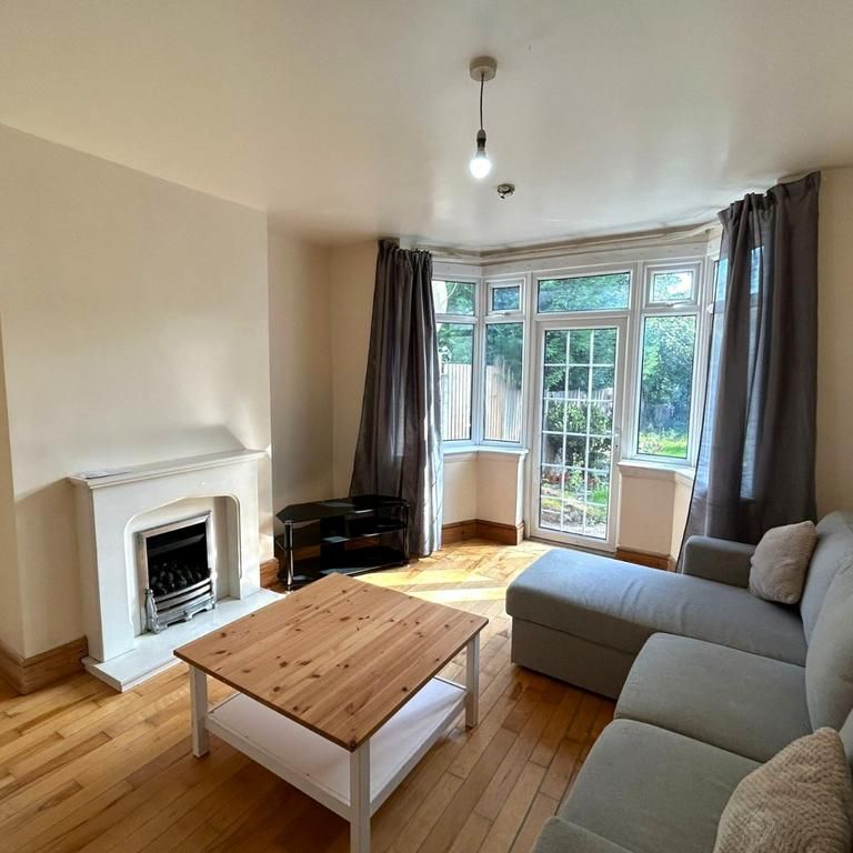 3 bedroom semi-detached house to rent - Photo 1