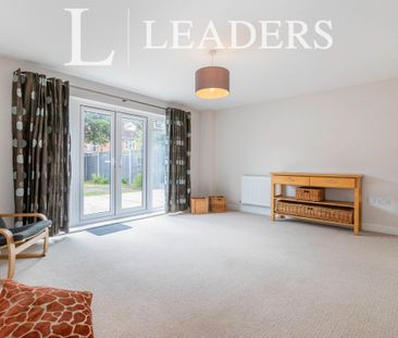 Fairwater Drive, Shepperton, TW17 - Photo 5
