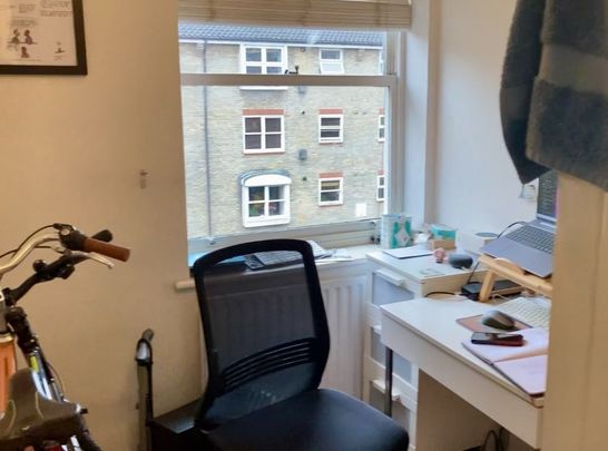 Room in a Shared Flat, Weavers Way, NW1 - Photo 1