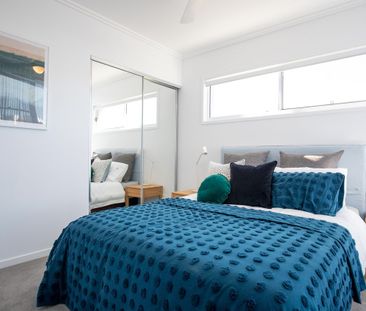 3 Bedroom + Media room Terrace Homes surrounded by parkland. - Photo 4