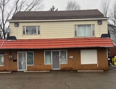 For Lease - 132 THOROLD Road, Welland, Ontario - Photo 1