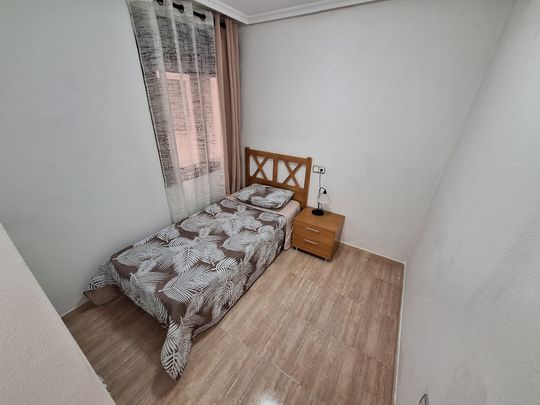 Ref.7691 3 Bedroom Apartment in the Center of Torrevieja - Photo 1