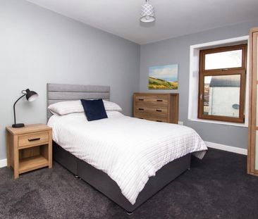 2 bedroom House To Let Total Size: 1098 SQ FT - Photo 1