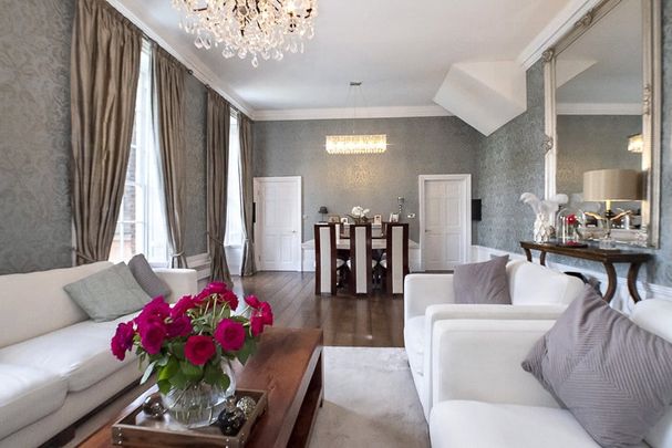 Luxurious and spacious 2 bedroom apartment in the heart of York City Centre with stunning views of York Minster - Photo 1