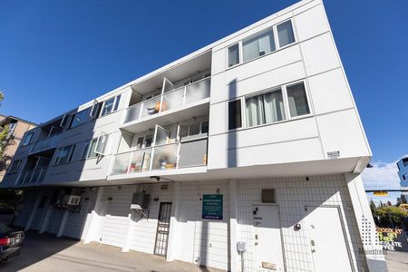 Mainstreet Plaza - Photo 3