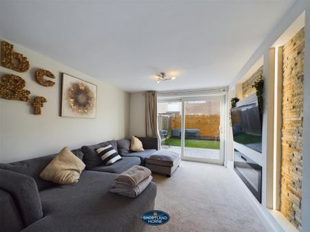 3 bedroom terraced house to rent - Photo 3