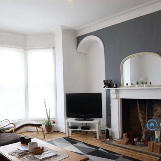 1 bedroom in a house share to rent - Photo 1