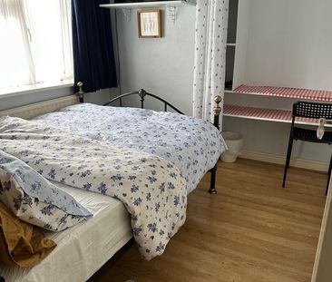 Room in a Shared House, Hendon Way, NW2 - Photo 1