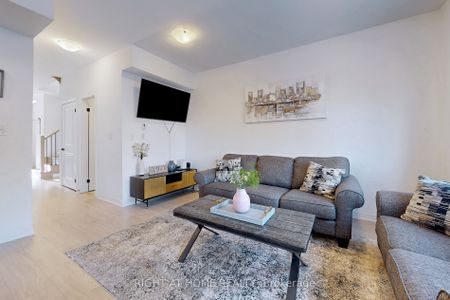 For Lease - 98 Fairlane Avenue, Barrie, Ontario - Photo 2