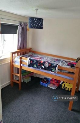 4 bedroom semi-detached house to rent - Photo 1