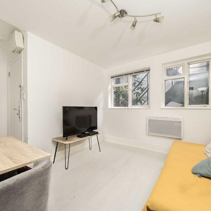 1 bedroom flat to rent - Photo 1