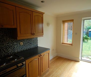 2 bedroom terraced house to rent - Photo 5