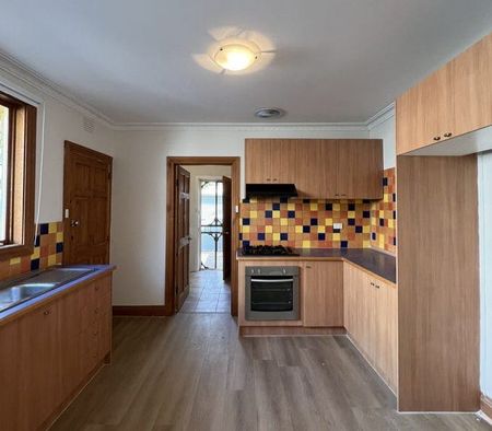 8 Jeffrey Street, Northcote VIC 3070 - Photo 3