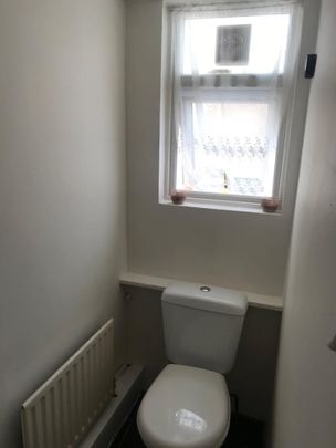 2 Bed Terraced House, Mitcham Road, CR0 - Photo 1