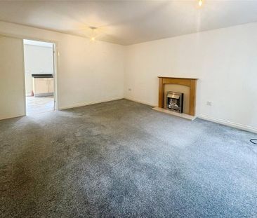3 bedroom end of terrace house to rent - Photo 3