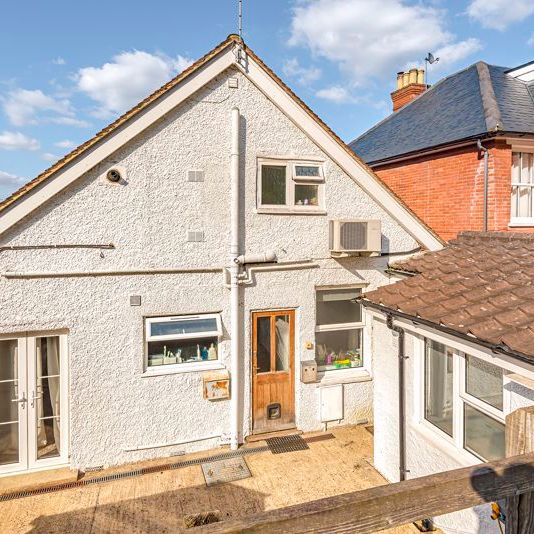 Croft Road Godalming, Surrey - 1 bedroomProperty for lettings - Seymours - Photo 1