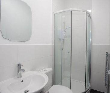 1 bedroom in a house share to rent - Photo 6
