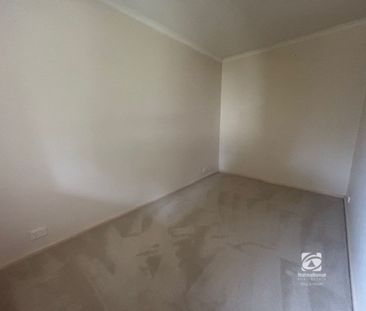 MODERN COTTAGE WITH LARGE SHED - Photo 3