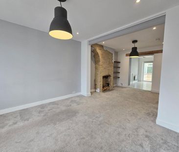 3 bedroom semi-detached house to rent - Photo 2