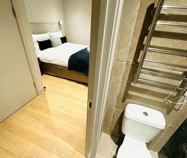 Studio Flat, Milborough Crescent, SE12 - Photo 4
