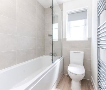 3 bedroom semi-detached house to rent - Photo 6