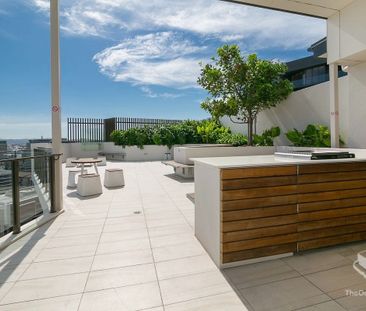 Modern 2-Bedroom Apartment in Aqua Residences, Newstead - Photo 6
