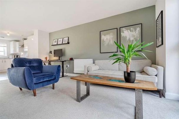 Bullfinch Grove, Yapton - Photo 1