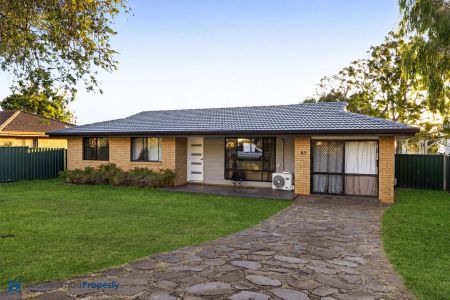 Renovated 4 Bedroom home in Sought after Newtown! Apply fast before you miss out! - Photo 4